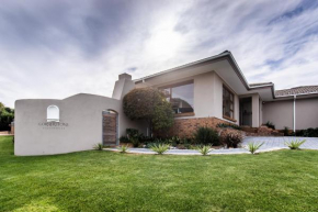 Cornerstone Guesthouse Alk Van Zyl